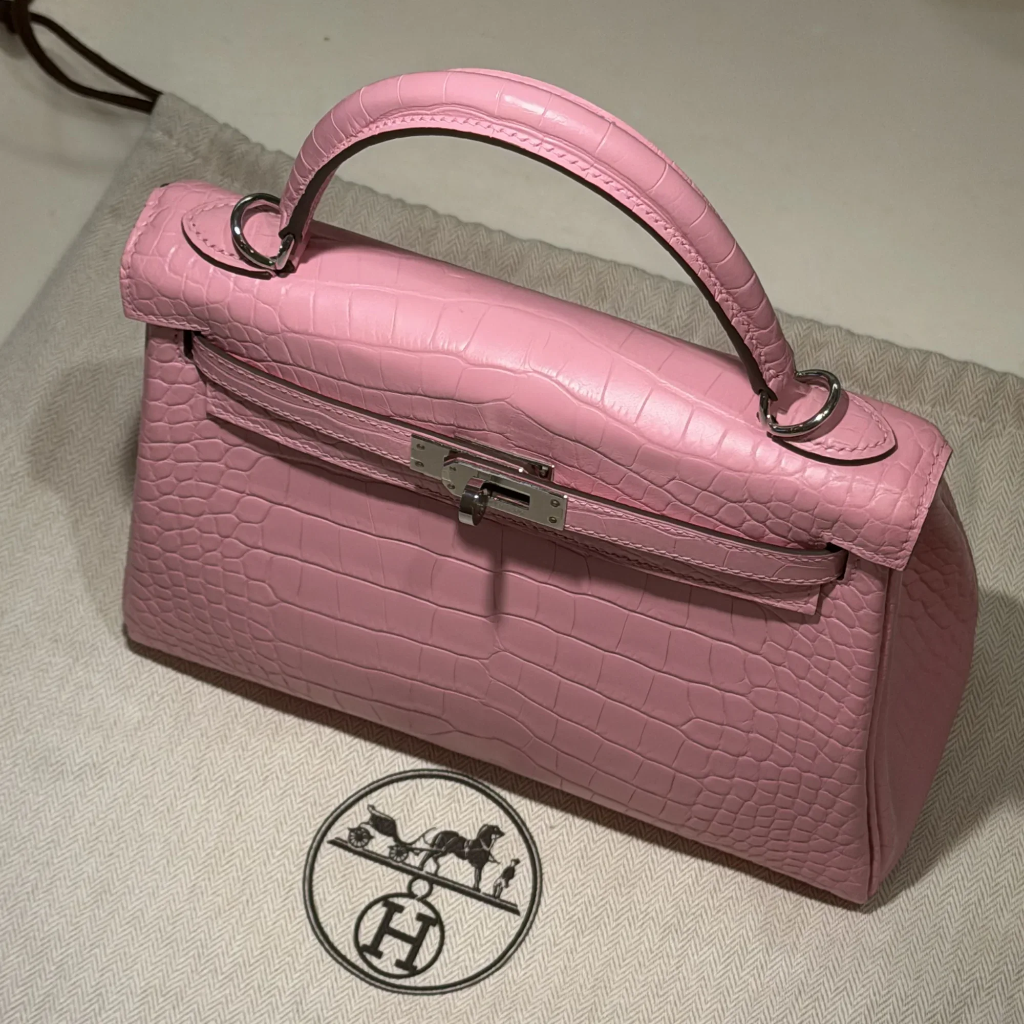 Hermes Kelly 25 Rose Alligator Leather PHW