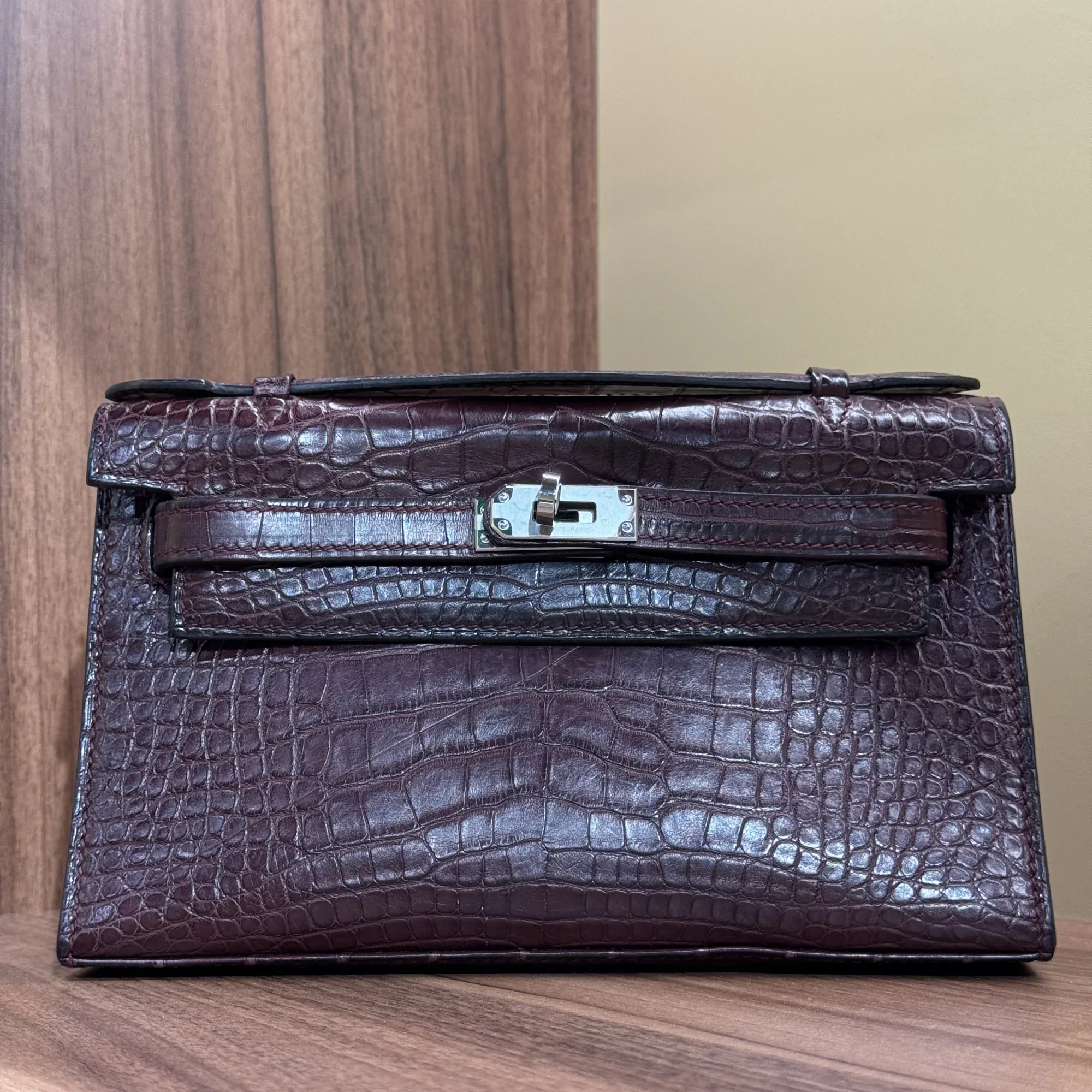 Hermes Kelly Pochette 22 Porosus Crocodile Leather PHW