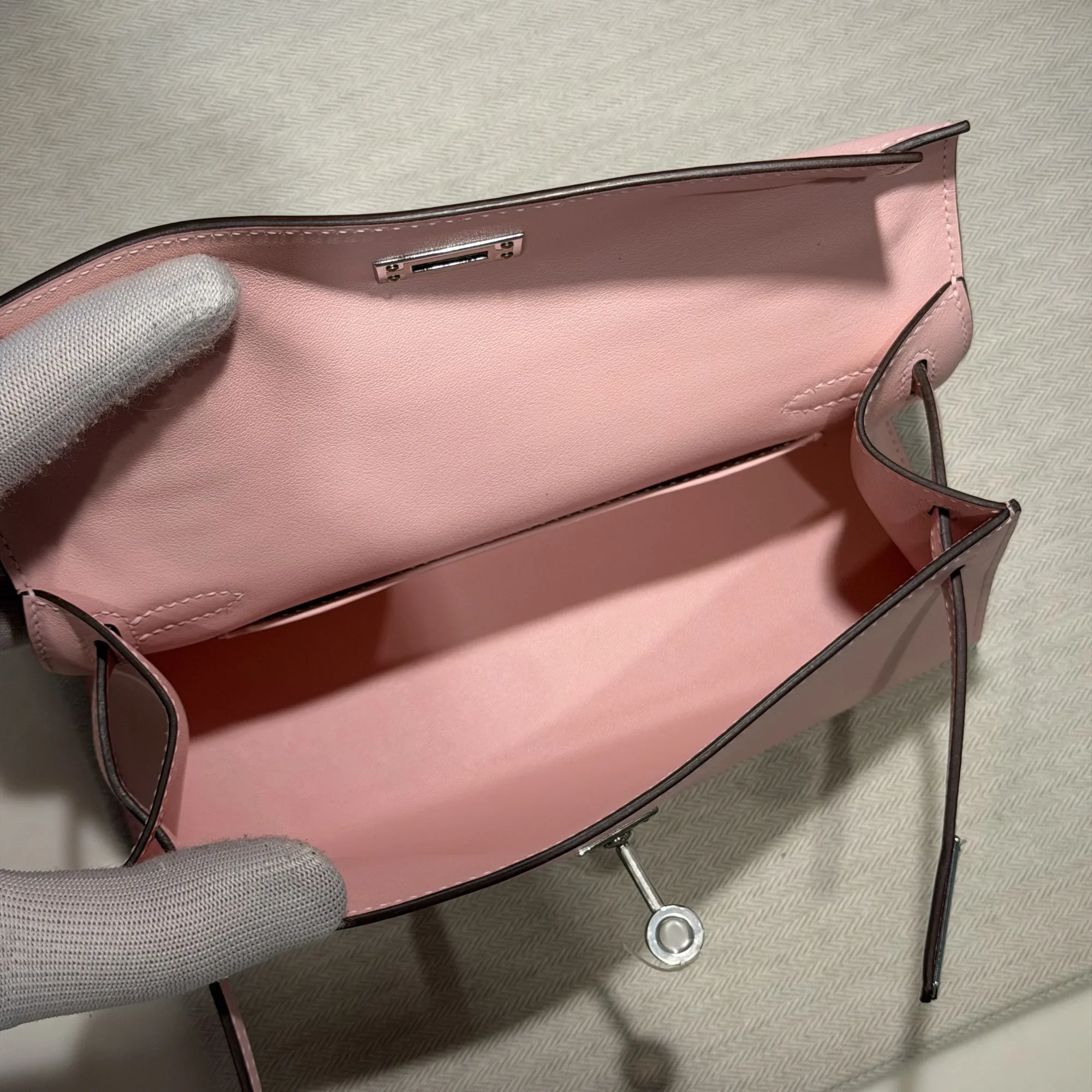 Hermes Kelly Pochette 22 Rose Sakura Swift Leather PHW миниатюра 6